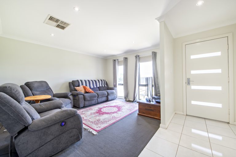 4 bedroom house at 10 King Street, Wellington NSW 2820 - photo 3