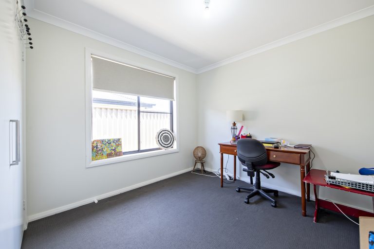 4 bedroom house at 10 King Street, Wellington NSW 2820 - photo 8