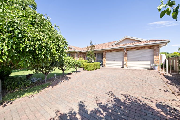 4 bedroom house at 3 Casuarina Close, Wellington NSW 2820 - photo 2