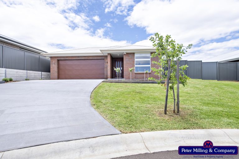 4 bedroom house at 19 Current Court, Dubbo NSW 2830