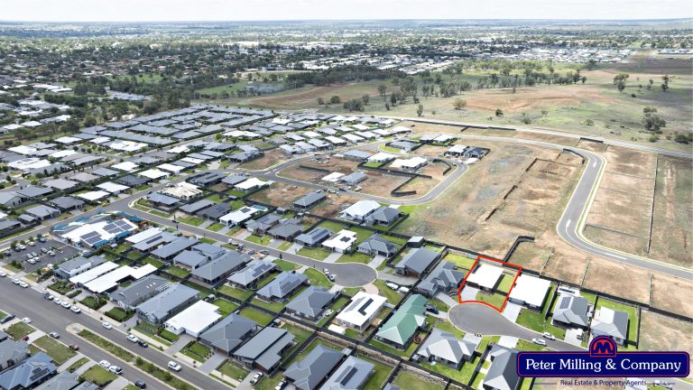 4 bedroom house at 19 Current Court, Dubbo NSW 2830 - photo 10