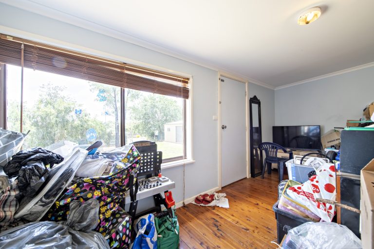 6 bedroom house at 22-24 Marsh Street, Wellington NSW 2820 - photo 10
