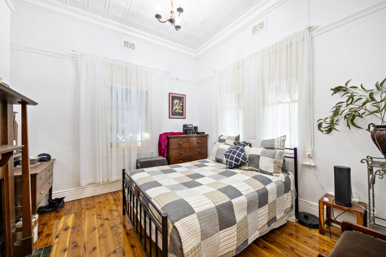 4 bedroom house at 8 Warne Street, Wellington NSW 2820 - photo 6