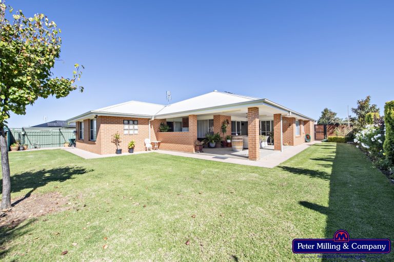 4 bedroom house at 2 Waterfall Crescent, Dubbo NSW 2830 - photo 21