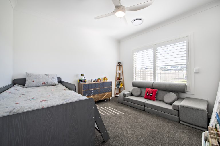 4 bedroom house at 9 King Street, Wellington NSW 2820 - photo 14