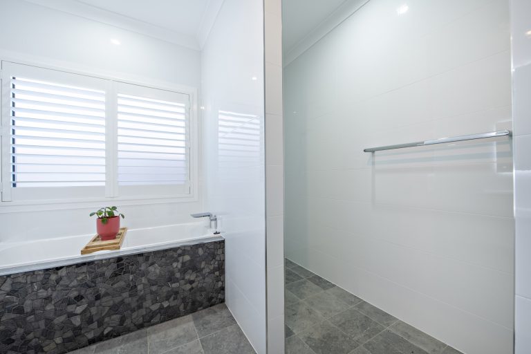 4 bedroom house at 9 King Street, Wellington NSW 2820 - photo 17