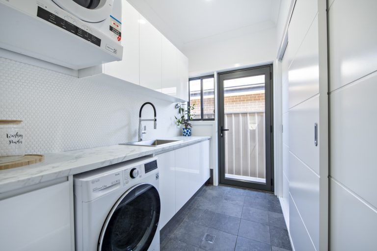 4 bedroom house at 9 King Street, Wellington NSW 2820 - photo 19