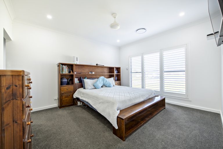 4 bedroom house at 9 King Street, Wellington NSW 2820 - photo 3