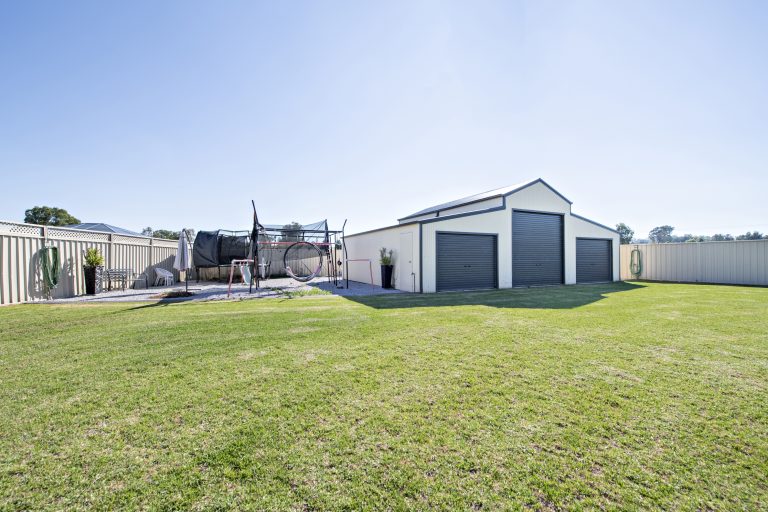 4 bedroom house at 9 King Street, Wellington NSW 2820 - photo 21