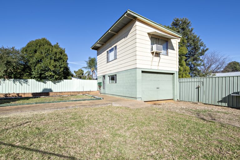 4 bedroom house at 115 Warne Street, Wellington NSW 2820 - photo 12