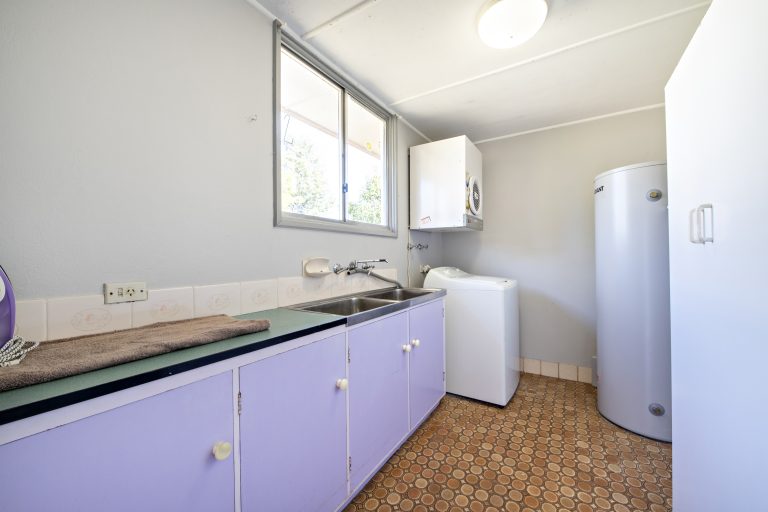 4 bedroom house at 115 Warne Street, Wellington NSW 2820 - photo 17