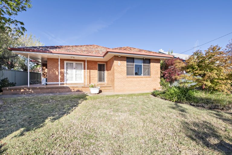 4 bedroom house at 115 Warne Street, Wellington NSW 2820