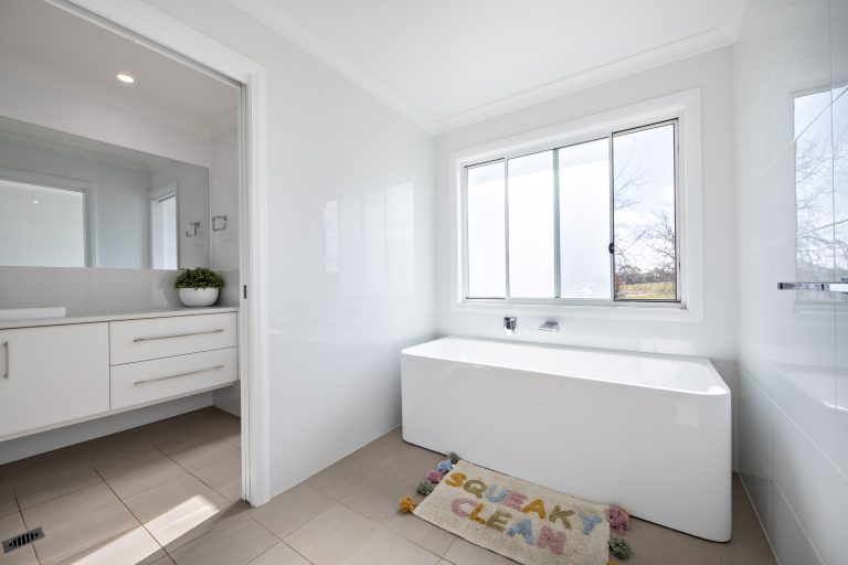 4 bedroom house at 12 Pindari Grove, Wellington NSW 2820 - photo 11
