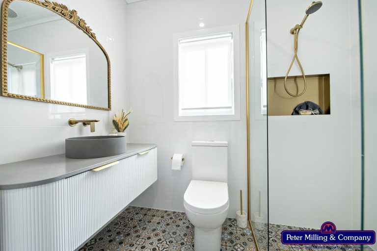 5 bedroom house at 345E Macquarie Street, Dubbo NSW 2830 - photo 5