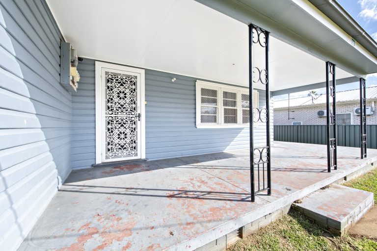 3 bedroom house at 121 Swift Street, Wellington NSW 2820 - photo 3