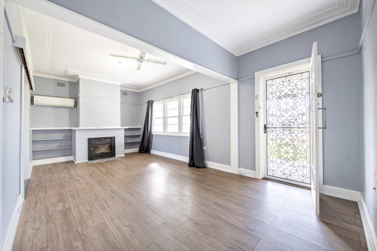 3 bedroom house at 121 Swift Street, Wellington NSW 2820 - photo 4