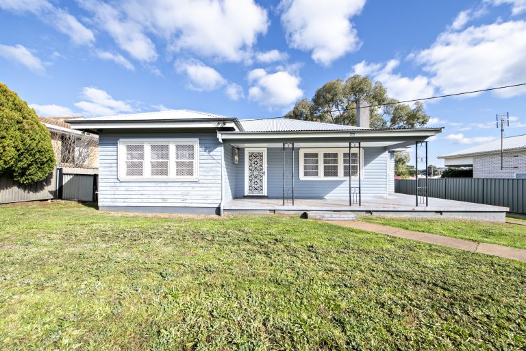 3 bedroom house at 121 Swift Street, Wellington NSW 2820