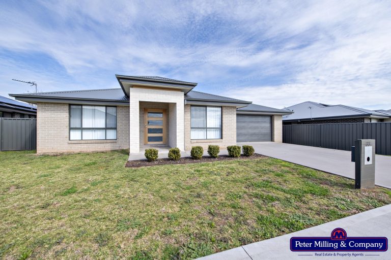 4 bedroom house at 33 Boyd Avenue, Dubbo NSW 2830