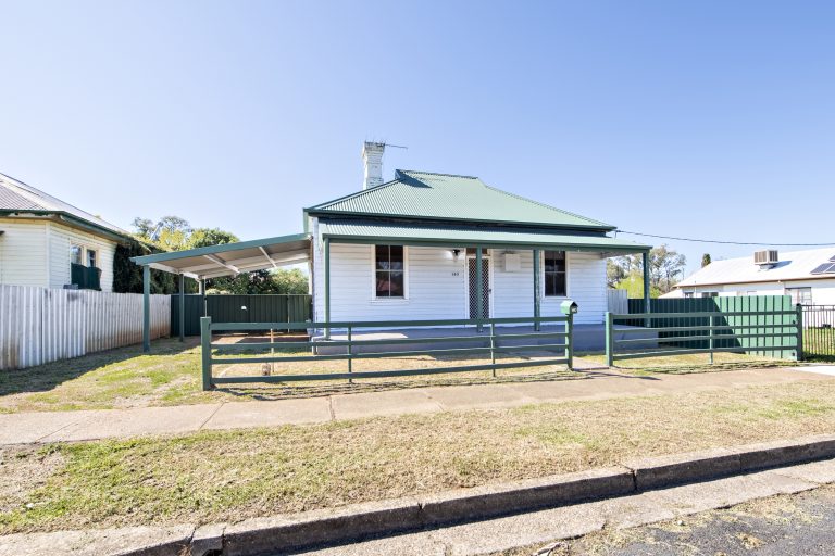 3 bedroom house at 140 Arthur Street, Wellington NSW 2820 - photo 2