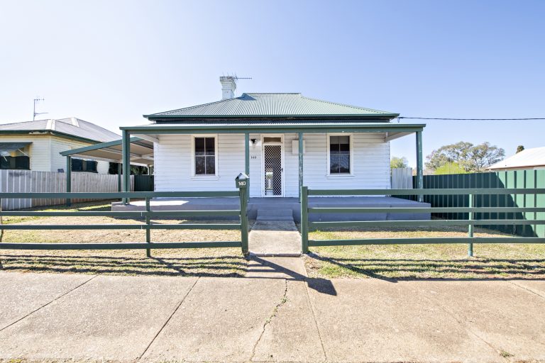 3 bedroom house at 140 Arthur Street, Wellington NSW 2820