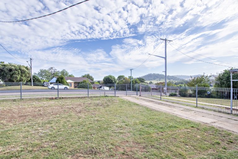 3 bedroom house at 135 Swift Street, Wellington NSW 2820 - photo 3