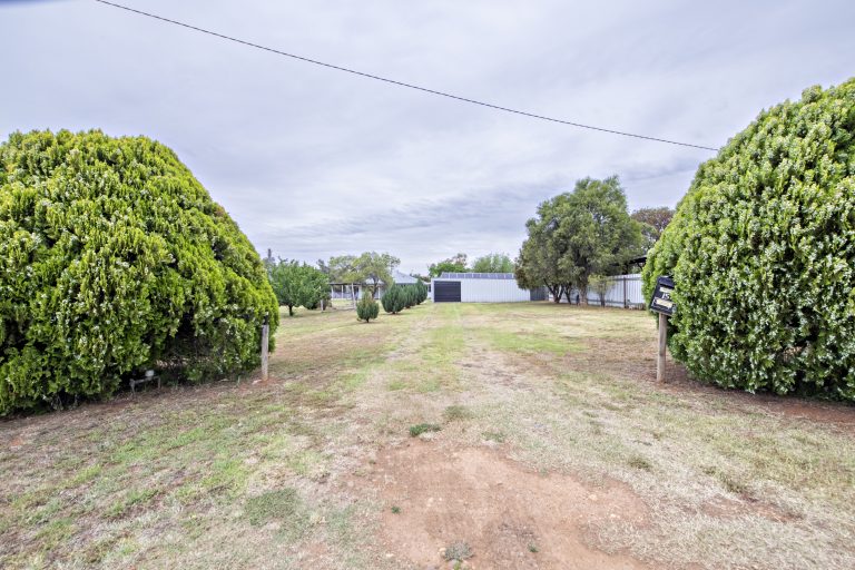 3 bedroom house at 15 Macquarie Street, Montefiores NSW 2820 - photo 2