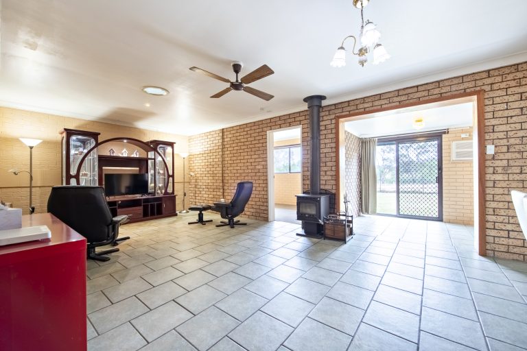 3 bedroom house at 15 Macquarie Street, Montefiores NSW 2820 - photo 8
