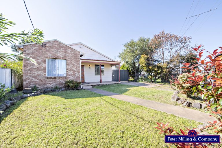 3 bedroom house at 5 Railway Avenue, Wellington NSW 2820