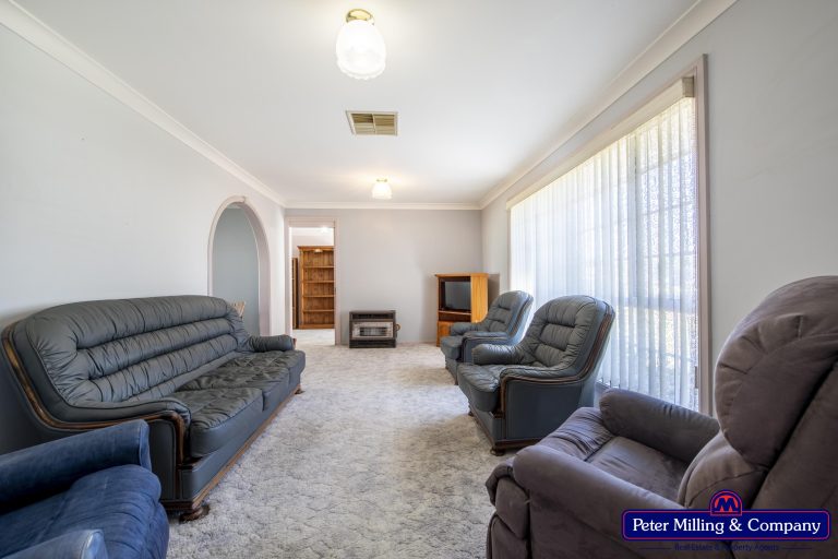 4 bedroom house at 3 Tristania Street, Wellington NSW 2820 - photo 3