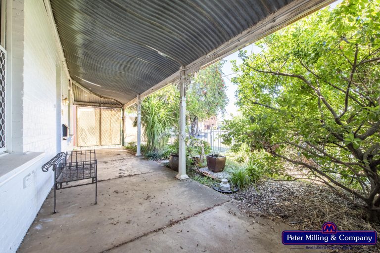 5 bedroom house at 92 Maughan Street, Wellington NSW 2820 - photo 2