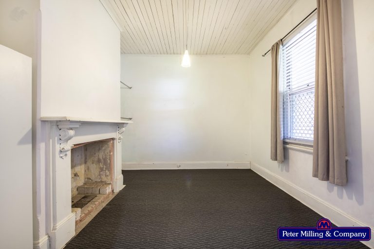 5 bedroom house at 92 Maughan Street, Wellington NSW 2820 - photo 4