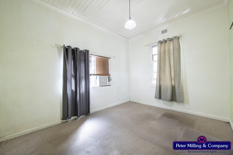 5 bedroom house at 92 Maughan Street, Wellington NSW 2820 - photo 10