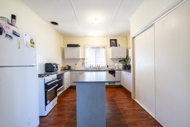 5 bedroom house at 11 Mackeral Street, Mumbil NSW 2820 - photo 12