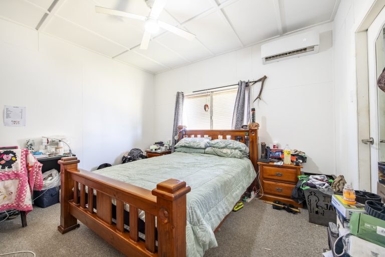 5 bedroom house at 11 Mackeral Street, Mumbil NSW 2820 - photo 4
