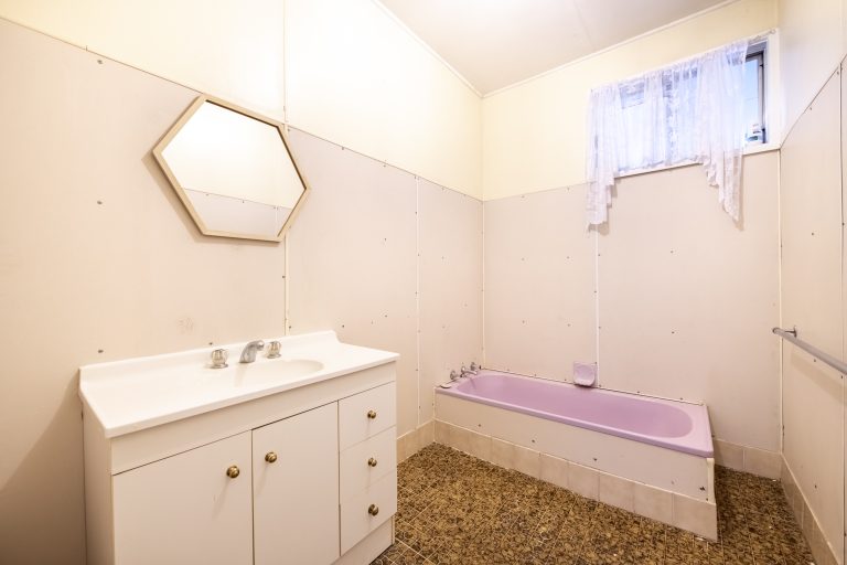 5 bedroom house at 11 Mackeral Street, Mumbil NSW 2820 - photo 10
