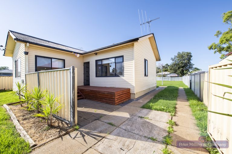 3 bedroom house at 13 Glasson Street, Wellington NSW 2820 - photo 3