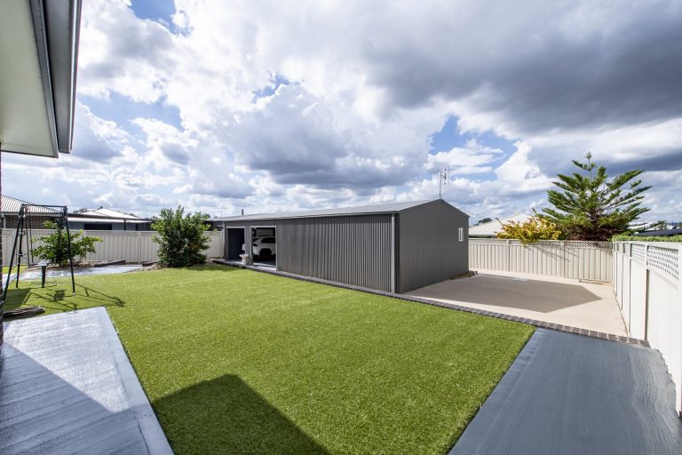 5 bedroom house at 6 Hovea Court, Dubbo NSW 2830 - photo 3
