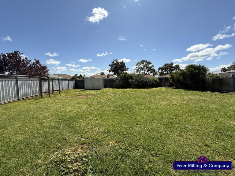 3 bedroom house at 7 Balmoral Place, Dubbo NSW 2830 - photo 9