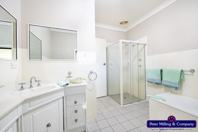4 bedroom house at 11-13 Cousin Drive, Wellington NSW 2820 - photo 17