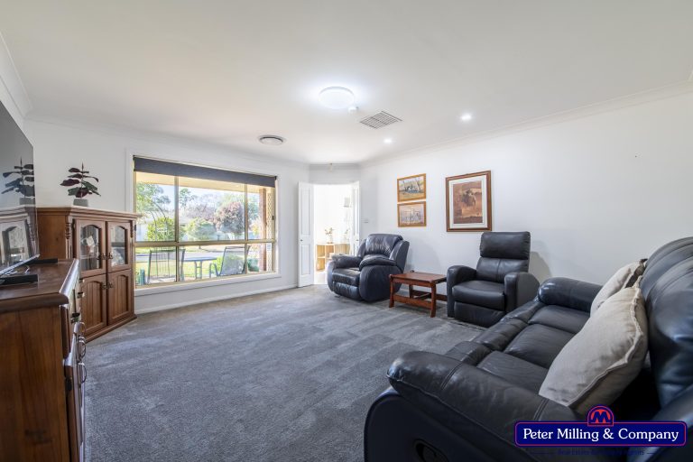 4 bedroom house at 19 York Street, Dubbo NSW 2830 - photo 2