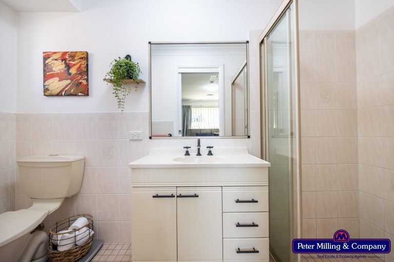 4 bedroom house at 19 York Street, Dubbo NSW 2830 - photo 5