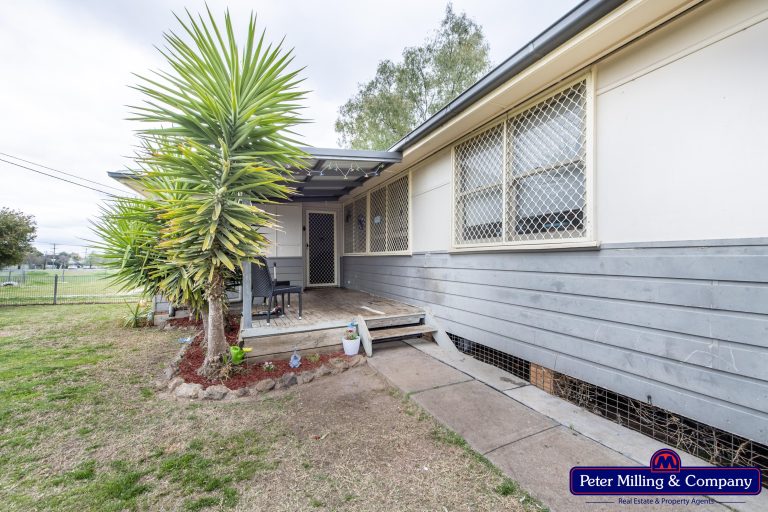 4 bedroom house at 135 Thornton Street, Wellington NSW 2820 - photo 3