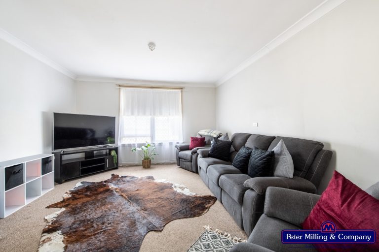 4 bedroom house at 135 Thornton Street, Wellington NSW 2820 - photo 4