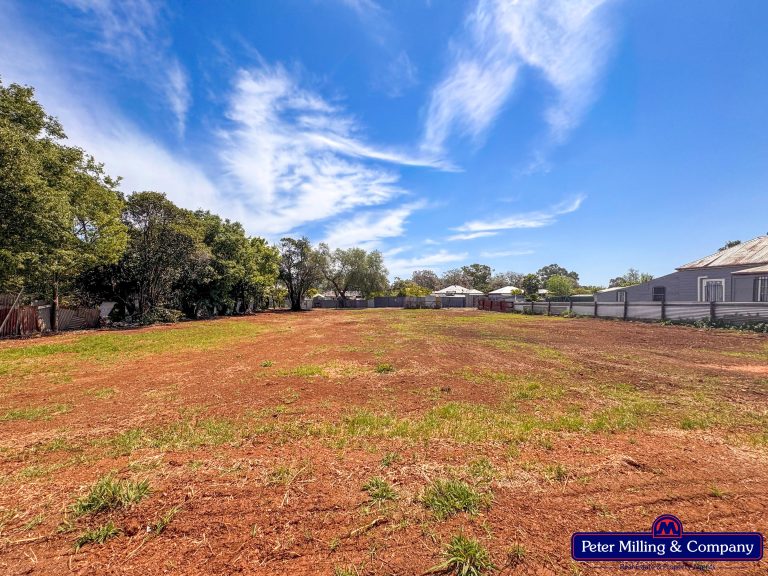 Land at 23-25 Parkes Street, Wellington NSW 2820