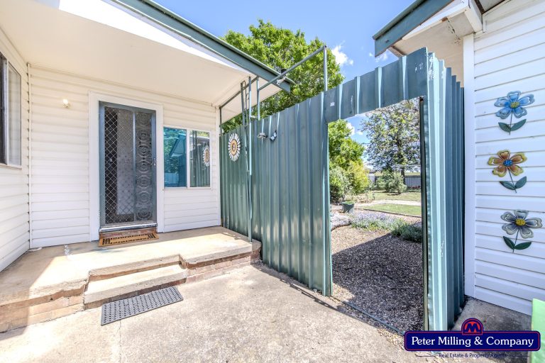 3 bedroom house at 64 Apsley Crescent, Mumbil NSW 2820 - photo 4