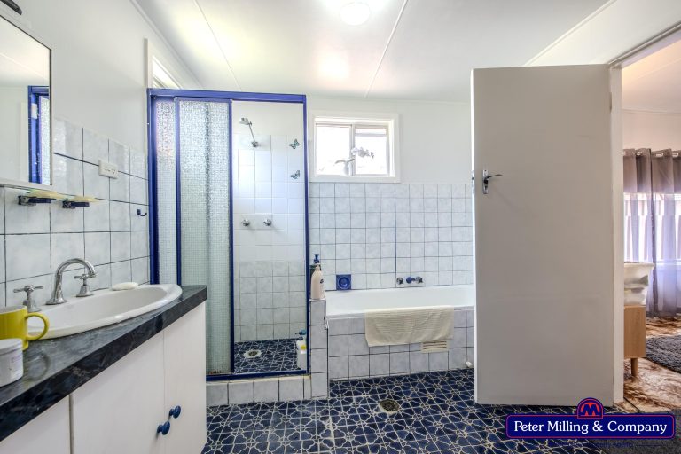 3 bedroom house at 64 Apsley Crescent, Mumbil NSW 2820 - photo 11