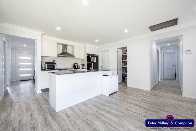 4 bedroom house at 16 Melaleuca Drive, Wellington NSW 2820 - photo 9
