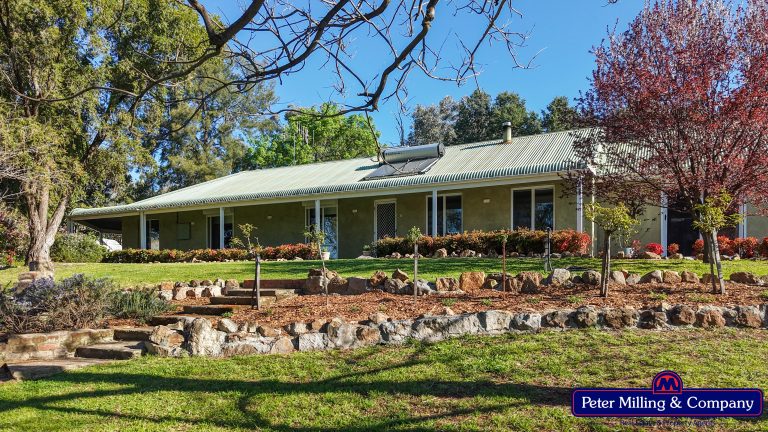 3 bedroom acreage semi-rural at 39 Gould League Place, Wellington NSW 2820