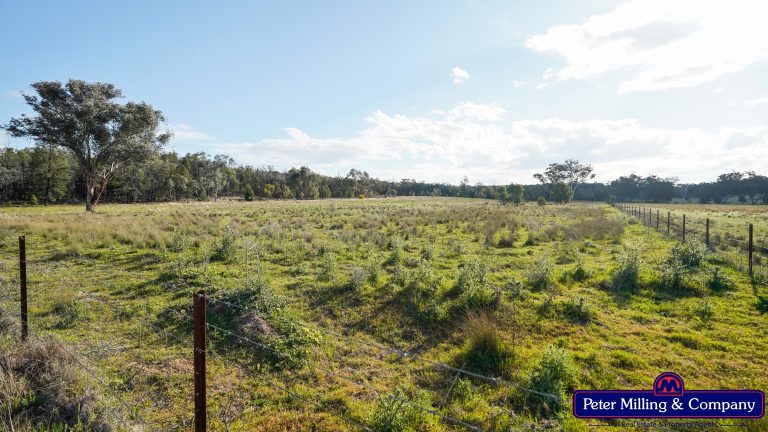 3 bedroom lifestyle property at 621 Eulalie Lane, Walmer NSW 2820 - photo 5