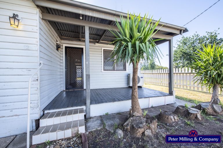 2 bedroom house at 12 Railway Avenue, Wellington NSW 2820 - photo 3